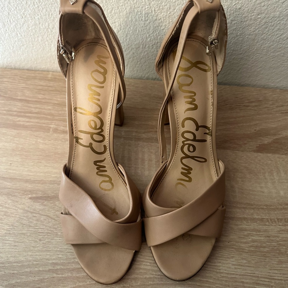 Sam E classic strappy nude heel